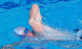 自由泳的正确姿势 自由泳的正确姿势是什么