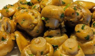 蒜香草菇怎么做 蒜香蘑菇的做法