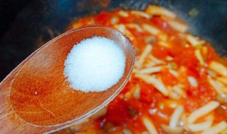 海鲜菇怎么做 连汤汁都不放过的西红柿海鲜菇的做法步骤