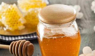 睡前喝蜂蜜水有什么好处和坏处 关于睡前喝蜂蜜水的好处和坏处