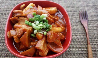 杏鲍菇炒鱼豆腐如何做 杏鲍菇炒鱼豆腐的做法