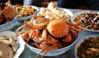 吃螃蟹搭配什么喝的 吃螃蟹搭配哪些喝的