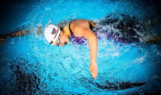自由泳的呼吸方法 自由泳的呼吸技巧