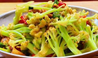 怎样炒花菜简单又好吃 简单又好吃的花菜的做法介绍
