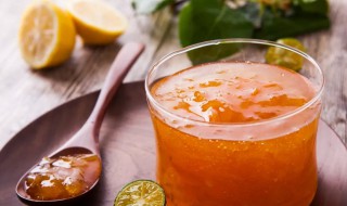 如何做一杯冬日里的暖心蜂蜜柚子茶？ 做一杯冬日里的暖心蜂蜜柚子茶方法