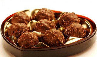 费列罗巧克力的做法 三步快速做出美食