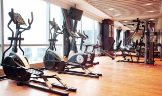 去健身房锻炼的顺序 去健身房时如何锻炼