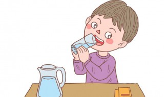 每天喝淡盐水的危害 每天喝点淡盐水对身体有什么坏处