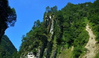 巴朗山介绍 立马秋风绝顶山千崖万壑拥斑斓