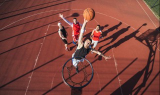 篮球原地起球的技巧 篮球原地起球的技巧介绍