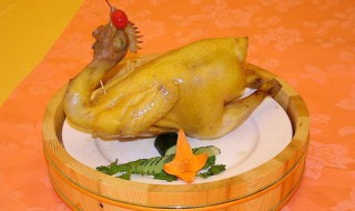 广东盐焗鸡的制作方法 广东盐焗鸡的制作方与步骤