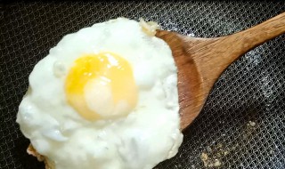 鸡蛋怎么煎不粘锅 煎鸡蛋不粘锅的技巧