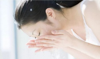 正常的洗完脸后涂什么 洗脸后的正确护肤步骤