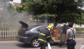 汽车熄火后有烧焦味 是什么原因呢