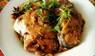 白菜炖鲅鱼的简单做法 鲅鱼炖白菜好吃又简单具体怎么做