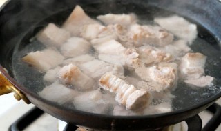 白水煮五花肉的做法 白水煮五花肉如何做呢