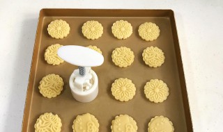 正宗桃酥饼干制作方法 桃酥饼干制作教程