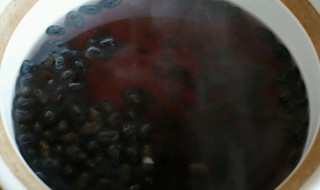 蒜蓉香菇黑豆如何做 蒜蓉香菇黑豆的简单做法