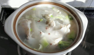 奶白豆腐鱼汤教程 怎么做奶白豆腐鱼汤