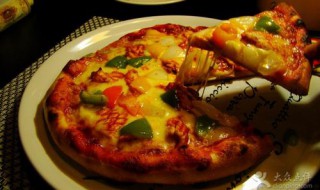 海鲜鱿鱼披萨怎么做 鲜虾鱿鱼披萨的做法介绍