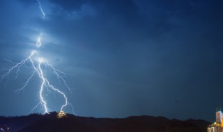 闷雷的拼音 闷雷的读音和解释