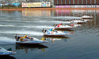 赛艇运动使用的船艇起源于哪个国家 赛艇运动的屈原国家是哪个