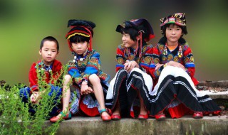 彝族服饰的四个特点是 关于彝族服饰的特点介绍