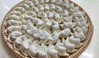 春节北方美食招财进宝饺子做法 怎么包饺子