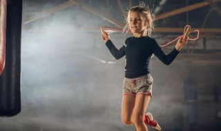 跳绳速度训练方法与技巧 快速跳绳训练方法与技巧