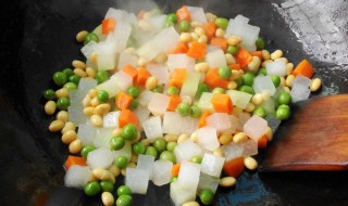 黄豆炒白萝卜怎么做 黄豆炒白萝卜怎么做最好吃