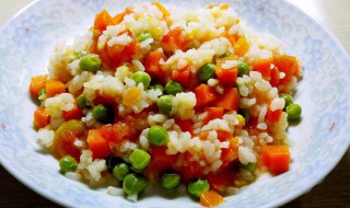 西红柿火腿饭如何做 火腿西红柿米饭怎么做的