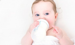 如何正确喂养新生儿 如何正确喂养新生儿奶粉
