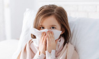 家长该如何预防小孩感冒 家长该如何预防小孩感冒发烧