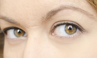 眼部精华和眼霜有什么区别 眼部精华和眼霜有什么区别?