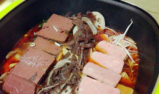 猪血火锅的做法和配料 猪血火锅的做法