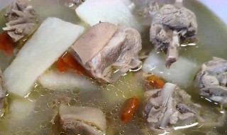 鸭肉炖汤放什么食材好吃 鸭肉放什么材料煲汤好吃