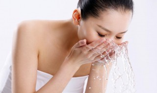 洗脸后皮肤紧绷是什么原因 洗脸后皮肤紧绷是什么原因造成的