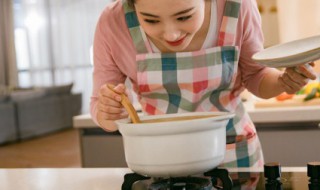 银耳鸡汤的做法和功效窍门 银耳鸡汤的做法
