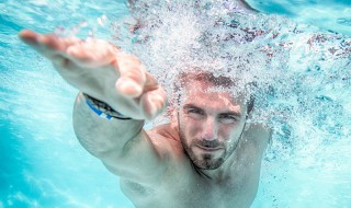 全浸式自由泳和传统自由泳的区别