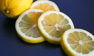 切开的鲜柠檬怎么保存 切开的鲜柠檬怎么保存最好