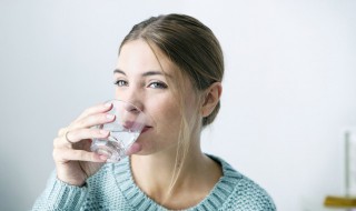 每天多喝水可以减肥吗 每天多喝水可以减肥吗女生