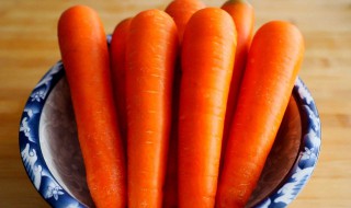 生吃红萝卜有什么好处和功效 生吃红萝卜有什么好处
