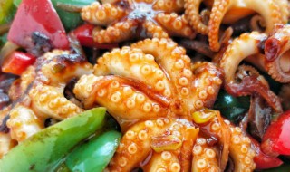 章鱼炒菜椒怎么炒好吃 黑胡椒青椒炒章鱼的做法