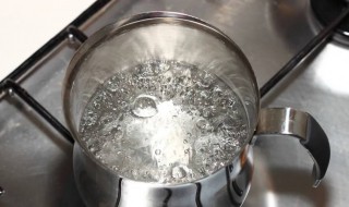 开水壶里的水垢有什么危害 开水壶里的水垢对身体有害吗