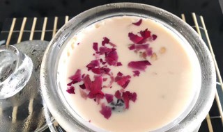 芝麻奶冻怎么做 紫米奶冻怎么做