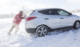 雪地开车打滑 雪地开车打滑怎样打方向