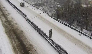 雨夹雪路面会结冰么 下雪路面会结冰吗