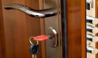门反锁了钥匙不见了怎么开门视频 门反锁了钥匙不见了怎么开门