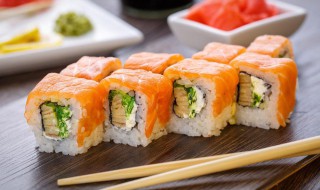肉蛋三文鱼寿司怎么做 自制三文鱼寿司
