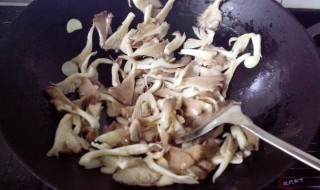 蘑菇多久可以炒熟 蘑菇多长时间可以炒熟